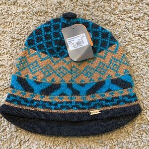 Pistil winter hat with brim